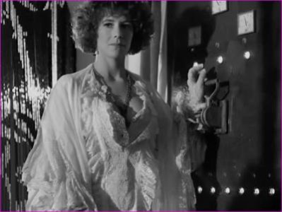 ley-singapore-sling-o-anthropos-pou-agapise-ena-pt.jpg
