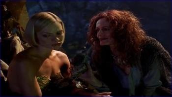 737417092_jaime-pressly-charmed-image-1-9.jpg