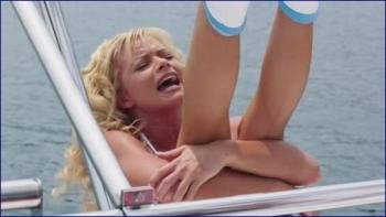 ssly-doa-dead-or-alive-2006-1080p-bluray-image-1-6.jpg