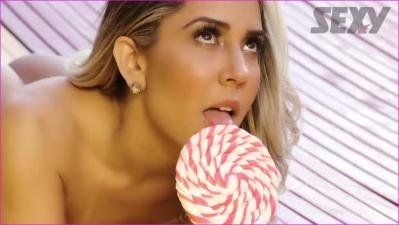 ata-frisson-naked-melon-sexy-2017-hd-1080p-image-1.jpg