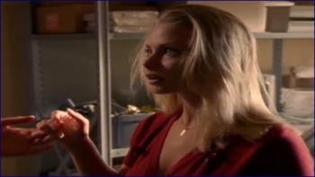 737418516_jaime-pressly-silk-stalkings-image-1-8.jpg