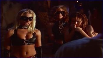 032_jaime-pressly-mortal-kombat-conquest-image-1-2.jpg