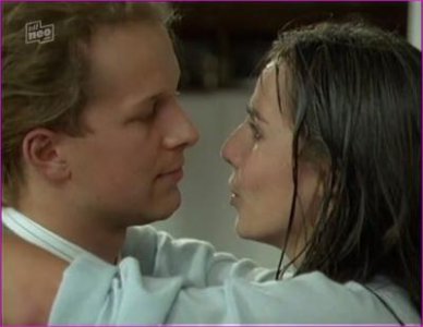 erbe-der-guldenburgs-s02e11-1990-hd-720p-image-1-8.jpg