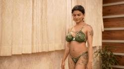 8254488_resmi-nair-body-art-mp4_snapshot_00-43-168.jpg