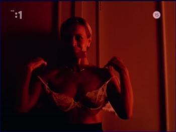 va-zuzana-sulajova-zahrada-1995-hd-1080p-image-1-9.jpg