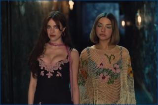 abrina-carpenter-house-tour-official-video-image-1.jpg