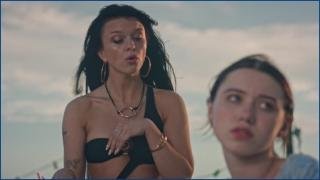 -bush-violet-mcgraw-summer_s-last-resort-2026-hd-1.jpg