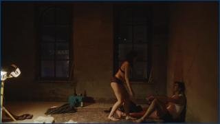 20_ellie-ellwand-surfacing-2026-hd-1080p-image-1-9.jpg